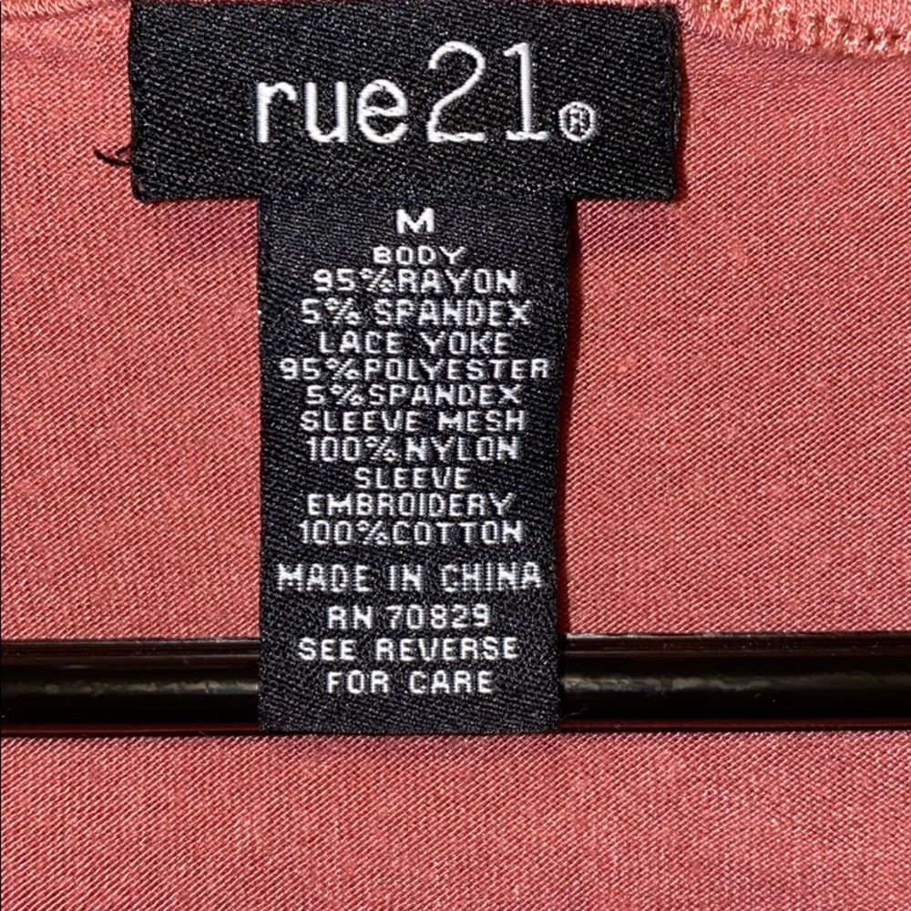 EUC Rue 21 mauve shirt - Picture 3 of 5